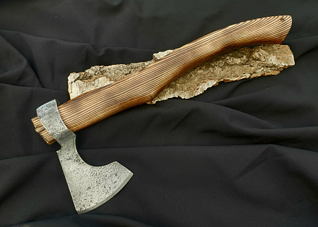 топор «Плотник»: сталь углерод + ХВГ, рукоять ясень